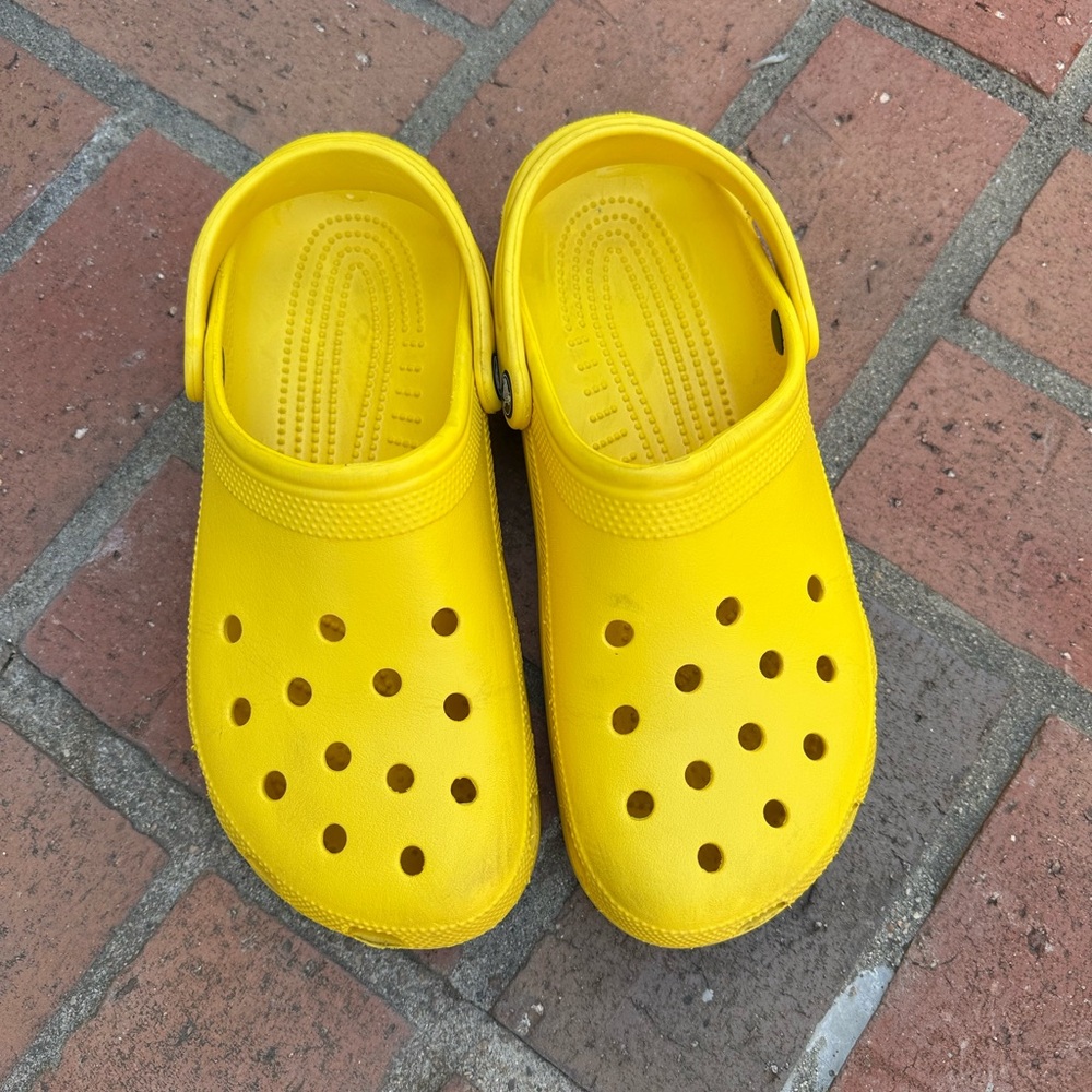 Yellow Clogs M9 W11